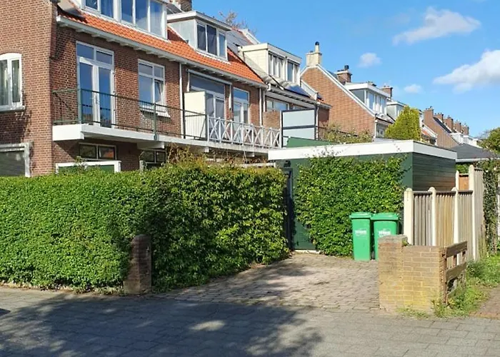 Cozy Garden House Kijkduin Beach